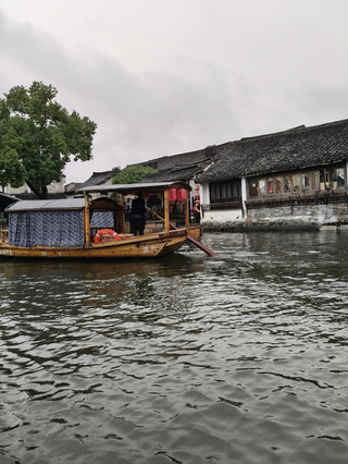 4 days, 4 cities: efficient and romantic group travel