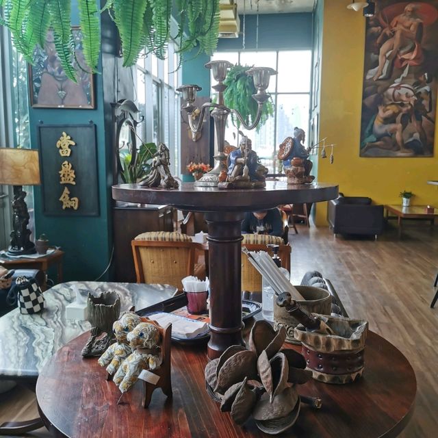 Thai Baht Art Antique and Bistro ร้านสุดเกร๋ 