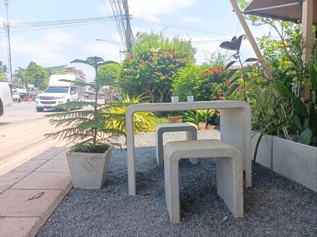 ร้านขาว เรียกกันเอง 