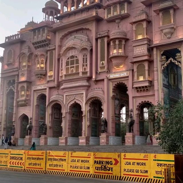 Padharo Mahare Desh