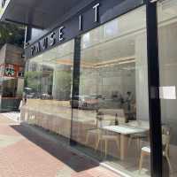 鬧市中的CHILL CAFÉ