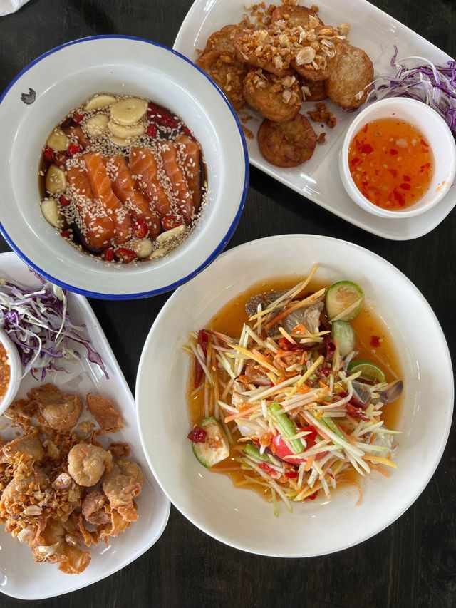 ขลุงค้ายำมื้อนี้เจริญอาหารจ้า🙂