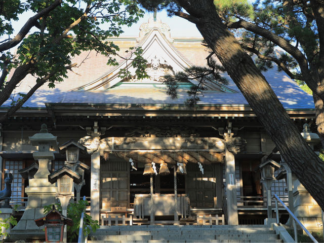 高山稻荷神社：美景，特色鳥居，適合任何時間和場景