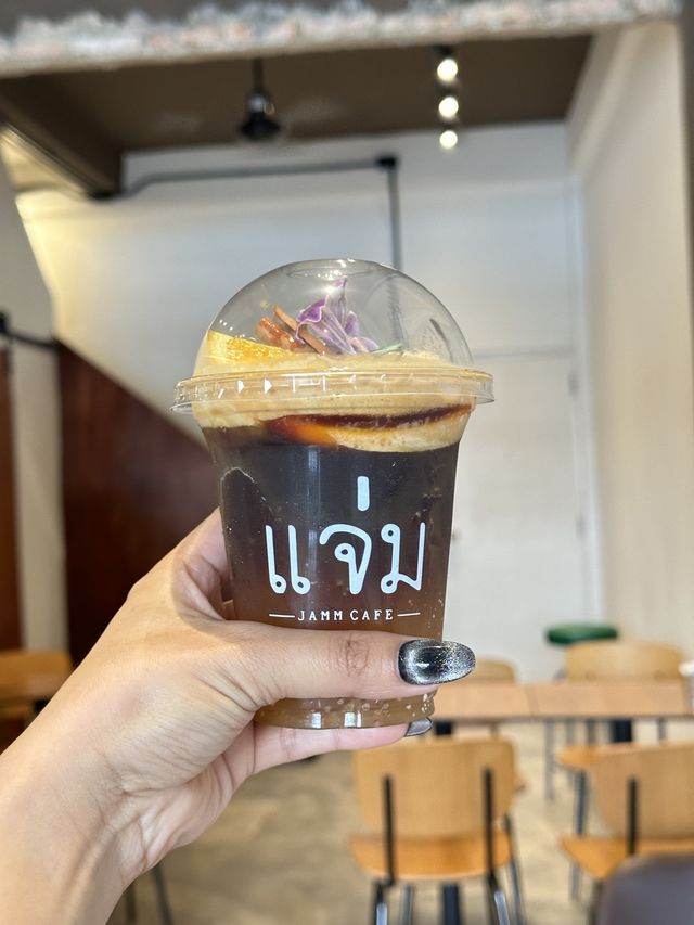 แจ่ม คาเฟ่ (กระบี่)