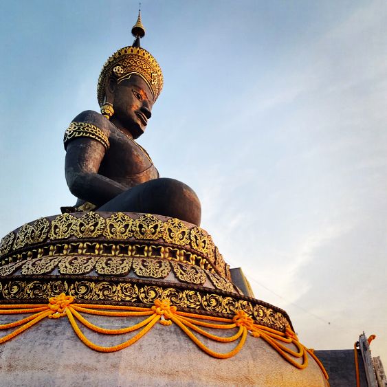 พุทธอุทยานเพชบุระ 