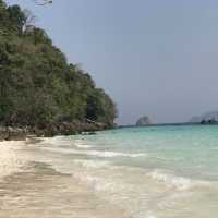 The island hopping at Victoria cliff resort 