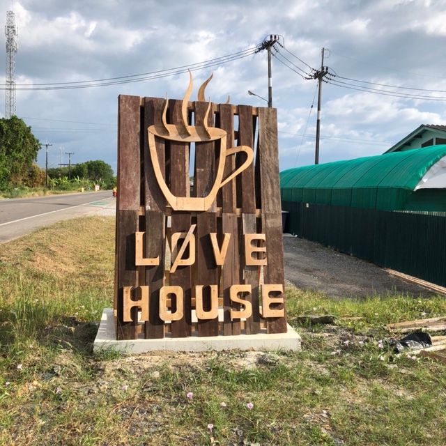 Løve house ร้ากาแฟแสนอบอุ่น