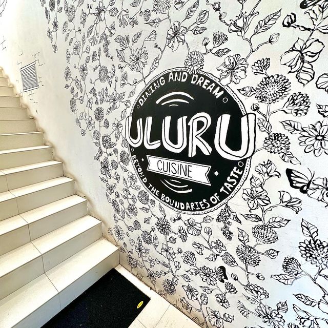 灣仔黑白手繪Cafe｜ULURU