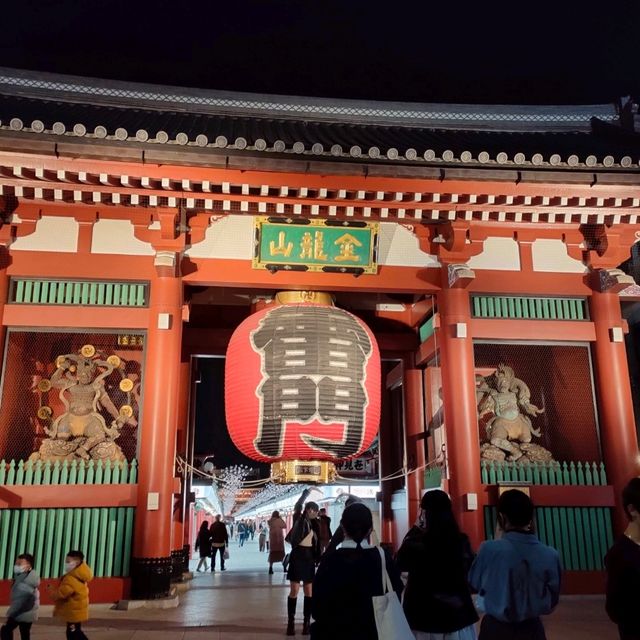 雷門淺草觀音寺，東京必遊最古老的廟宇。