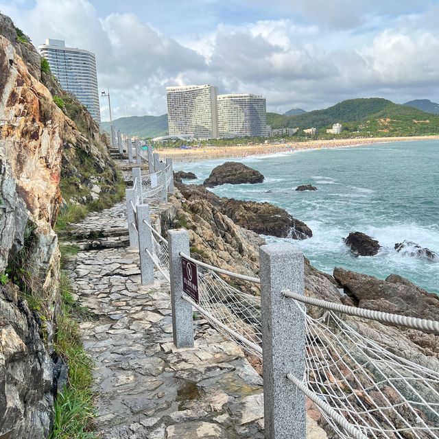 【酒店口碑】懸崖無邊泳池+樓頂無邊泳池+海邊水上項目+晚上海邊音樂燒烤吧