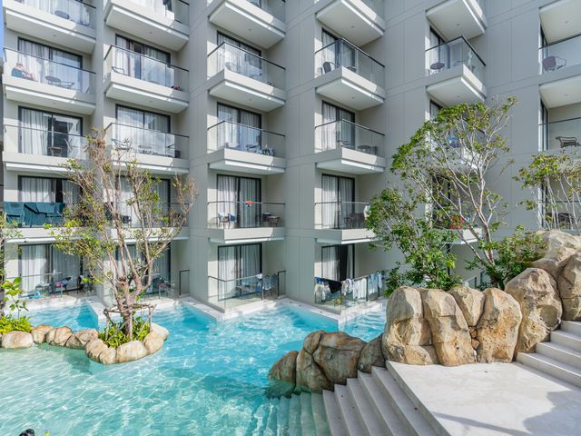 Phuket Emerald Beach Resort เปิดใหม่ใกล้ทะเลภูเก็ต