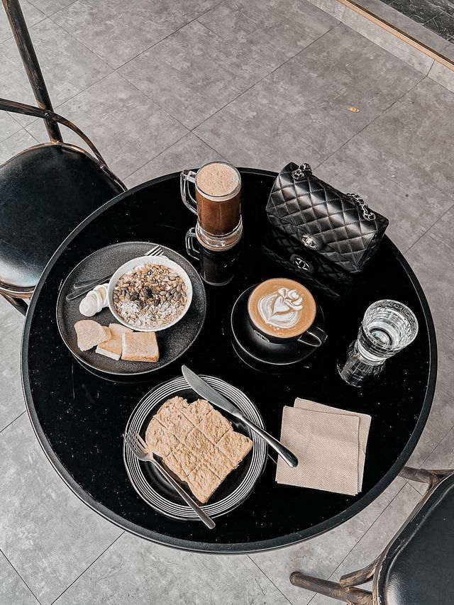 台灣高雄輕奢風Dmore Coffee 達墨爾咖啡店☕️