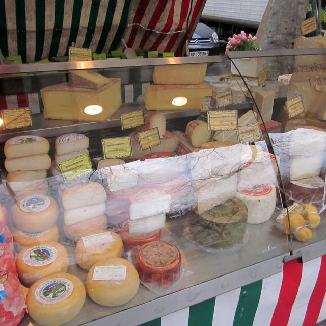 Exploring Marché de la Création Bastille 