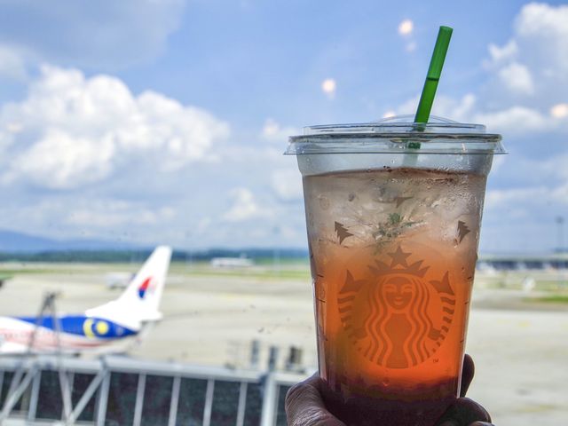 【マレーシア・クアラルンプール】空港のスタバでブレイクタイム☕️