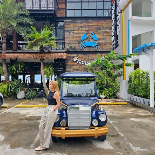 ที่พัก ร้านอาหารริมทะเล ขนอม 