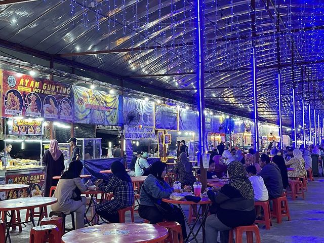 An interesting night market at ipoh perak 🤑 