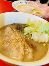 「風味濃厚，美味銅鑼享受：拉麵Jo的招牌饗宴」
