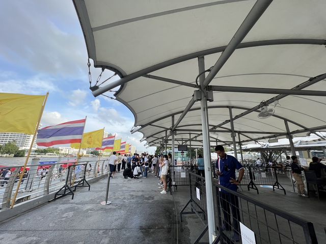 ล่องเรือด่วนธงฟ้าเจ้าพระยา 30฿ ⛴️
