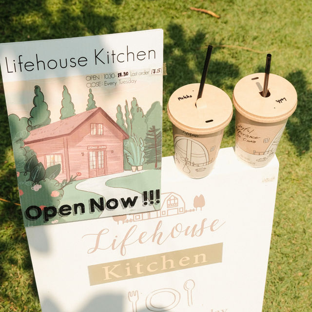 Lifehouse Cafe & Kitchen คาเฟ่กลางสวนฟิลโฮมมี่