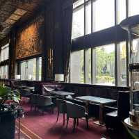 Glamorous Atlas Bar