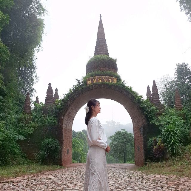 อุทยานธรรมเขานาในหลวง   จ.สุราษฎร์ธานี
