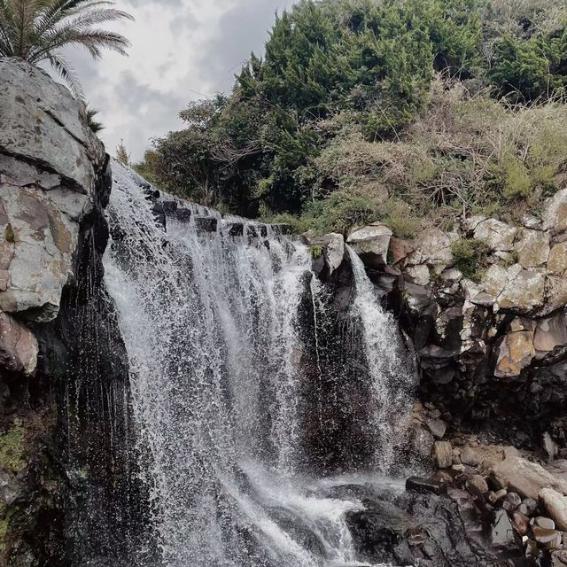 裏見瀑布 🌊🌳驚豔瀑布💦🏞️