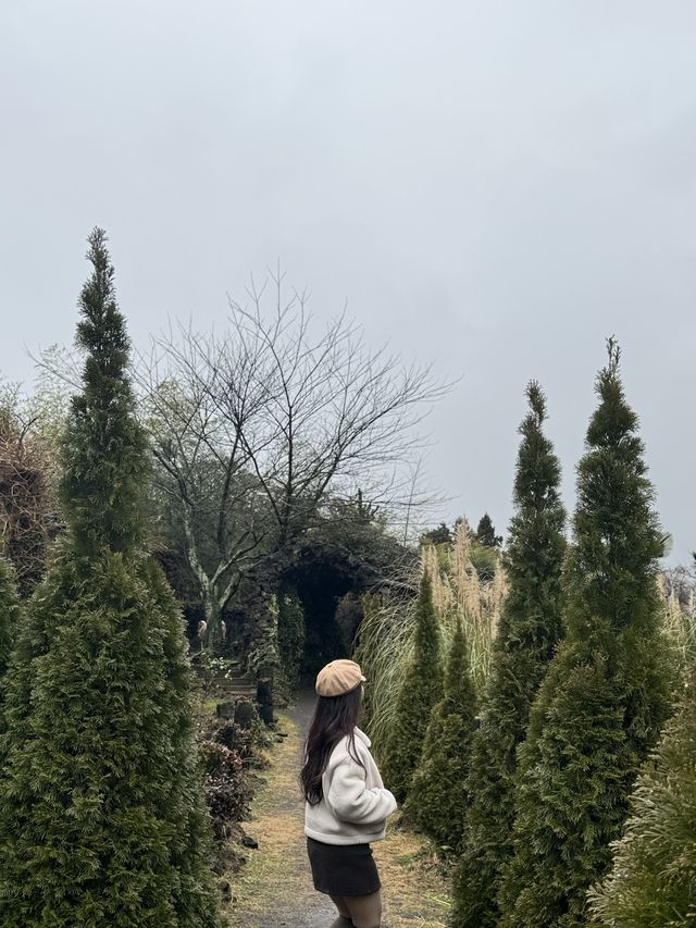 뷰도 좋고 좌석도 넓고 편했던 제주공항 근처 카페입니다.