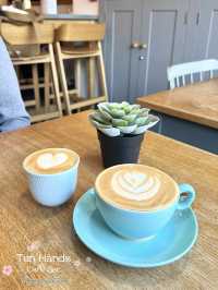 英國托斯特木系簡約咖啡店-Ten Hands Cafe Bar