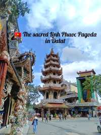 🇻🇳 The sacred Linh Phuoc Pagoda in Dalat