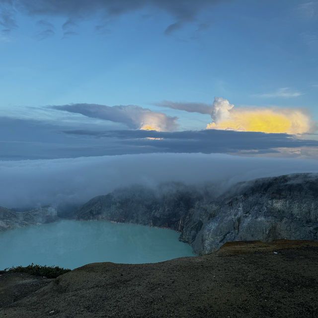 Challenge to Ijen crater-Banyuwangi