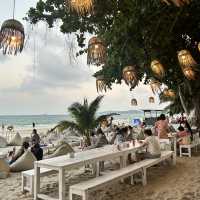 ร้านอาหารต้นสัก เกาะเสม็ด