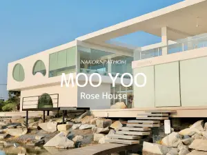 Moo Yoo Rose House