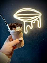 【大阪/心斎橋】黒を基調としたチョコドリンク専門店