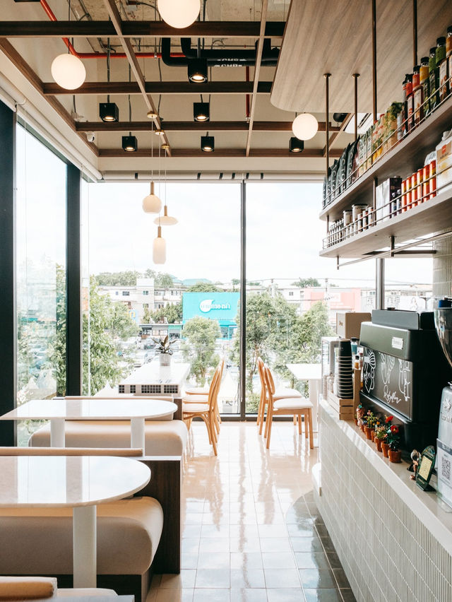 曼谷的Rebellion Café，咖啡店以其獨特的飲食文化