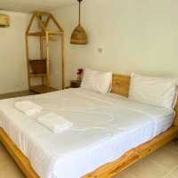 📌 Warm Beach Resort