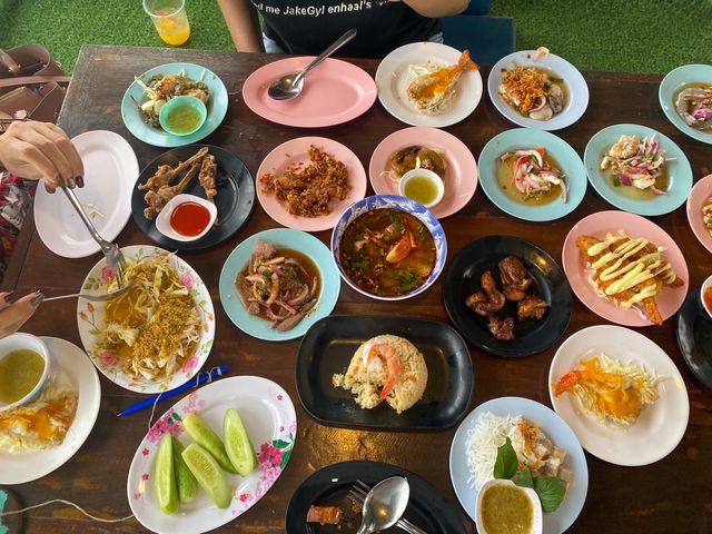 ยำจานละ20บาท มีอยู่จริง😲 ร้านยำริมบ่อ สมุทรสาคร