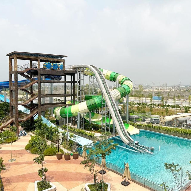 **Exciting Water Activities at Splash Mania Water Park**