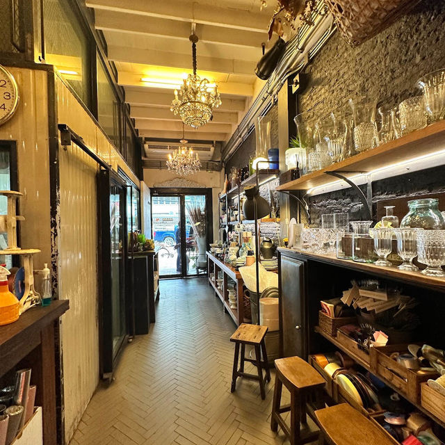 Flora cafe in the Flower Market BKK