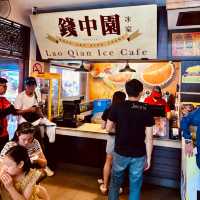 "Exploring San Shu Gong: A Family-Friendly Spot for Melaka Delicacies and Souvenirs"