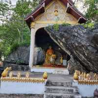 ชมพระอาทิตย์ตก ที่ พระธาตุภูษี สปป.ลาว