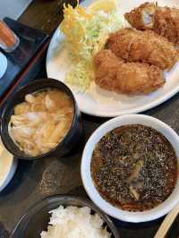 【北九州グルメ】揚げたてサクサクの分厚いとんかつが美味っ🥢
