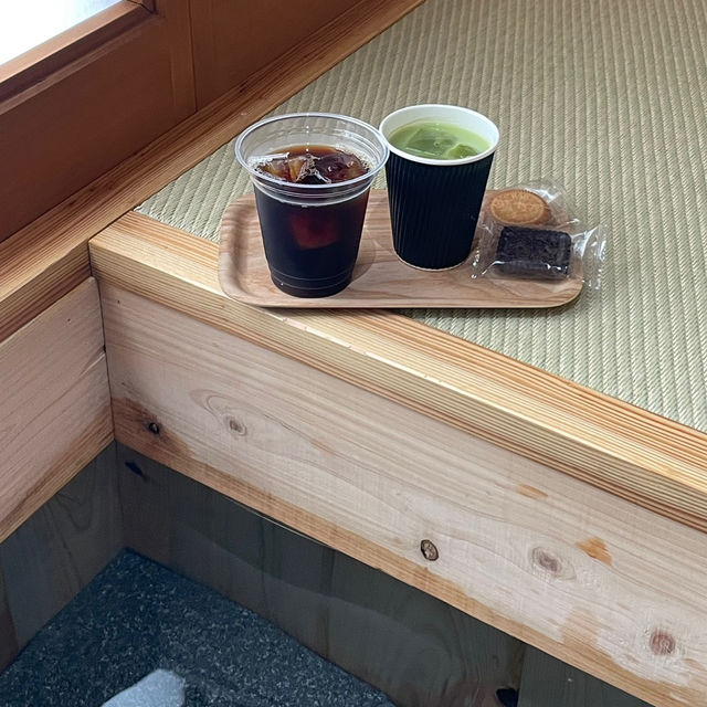 유후인에서 맛있는 먹거리와 함께 온천을 즐기세요!
