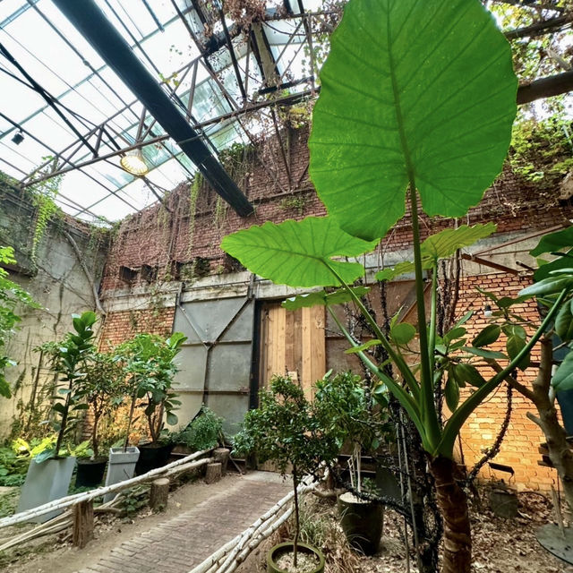 ソウル聖水洞　圧倒的空間‼️リノベーションカフェ　大林倉庫