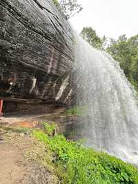 น้ำตกผาหลวง อ.ศรีเมืองใหม่ จ.อุบลราชธานี