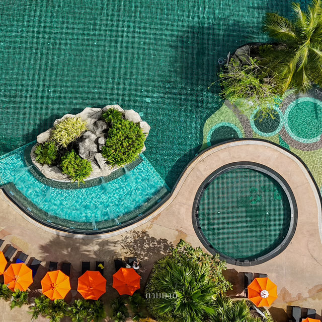 พักผ่อนใจกลางป่าตองกับ Novotel Phuket Vintage Park