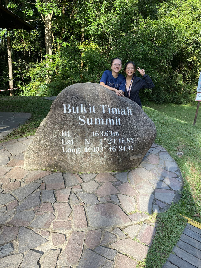 🇸🇬 Conquering the Summit: A Hike up Bukit Timah Hill in Singapore