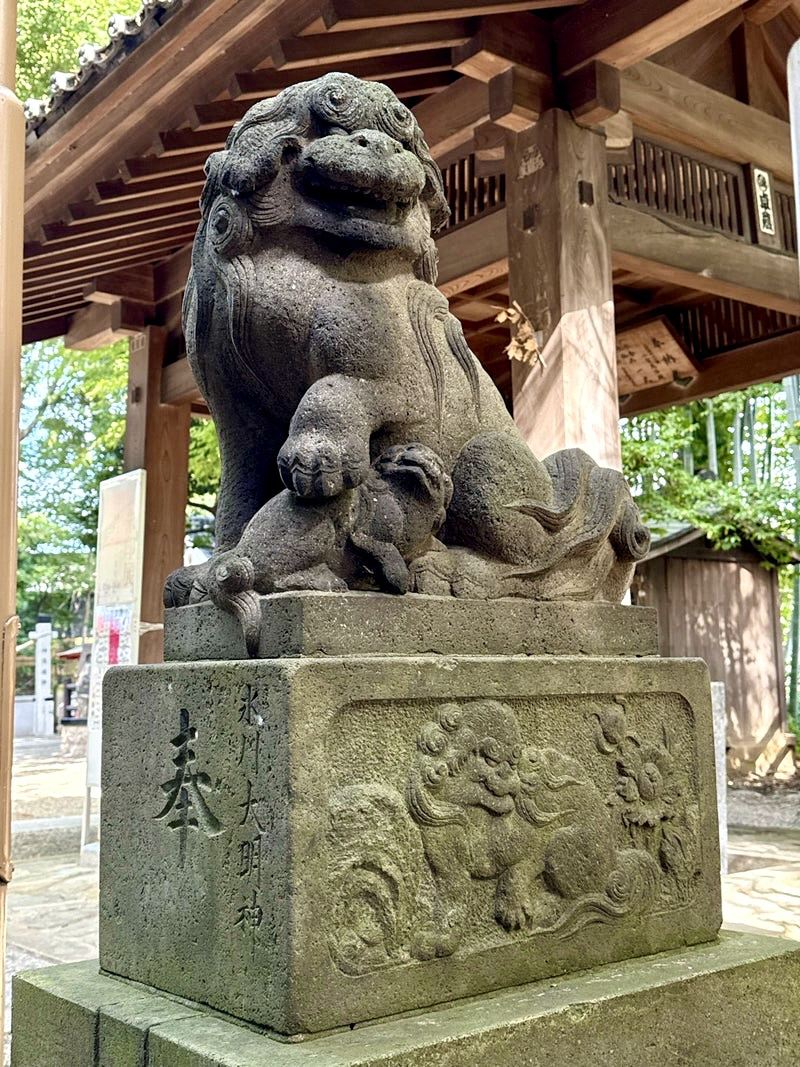 東京都】青銅製の巨大な狛犬が魅力 | Trip.com 東京