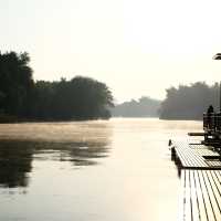 Kwai Tara Riverside Villas: ที่พักริมแม่น้ำ