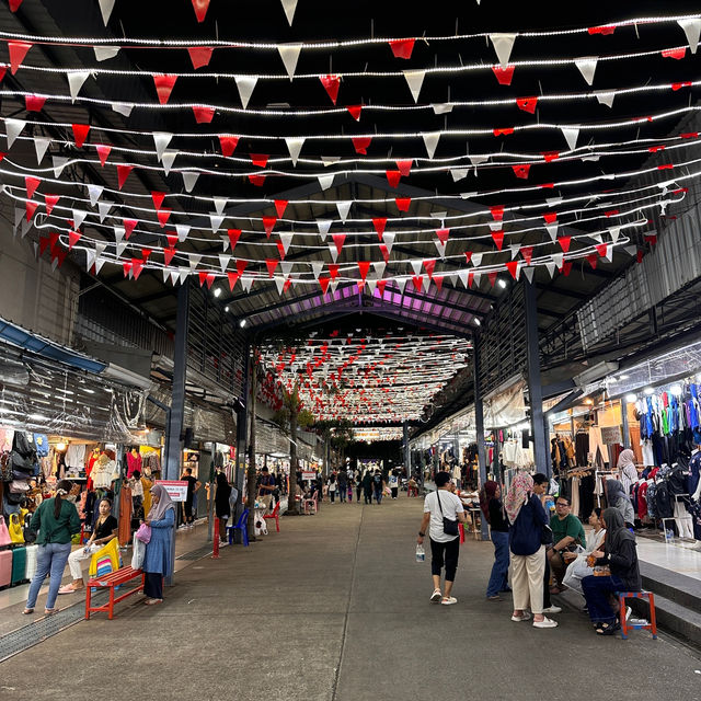 Food, Fun, and Finds: My Night at Hatyai’s Asian Bazaar!