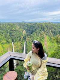 เที่ยวน้ำตก เล่นzipline ที่ลาวใต้